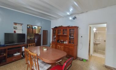 VENTA/PERMUTA - Casa 2 dormitorios - Villa Gobernador Gálvez.