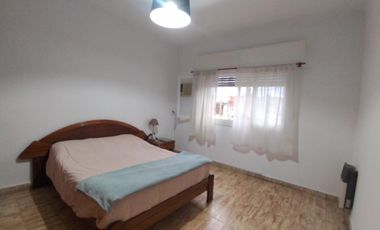 VENTA/PERMUTA - Casa 2 dormitorios - Villa Gobernador Gálvez.