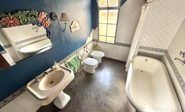 - Casa de estilo en Barrio Martin -