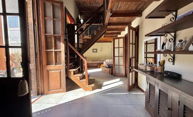 - Casa de estilo en Barrio Martin -