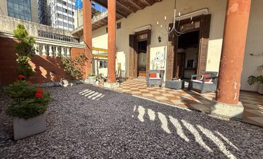 - Casa de estilo en Barrio Martin -