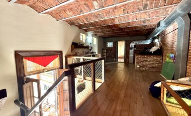 - Casa de estilo en Barrio Martin -