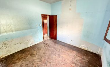 Venta de Casa en Remedios De Escalada 3 ambientes con Garaje