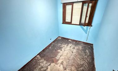 Venta de Casa en Remedios De Escalada 3 ambientes con Garaje