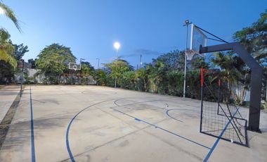 Casa de 3 recámaras (una en planta baja), alberca, gran terreno y en privada con