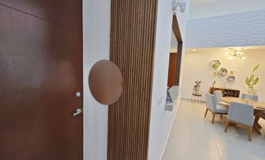 Casa de 3 recámaras (una en planta baja), alberca, gran terreno y en privada con