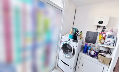 Casa de 3 recámaras (una en planta baja), alberca, gran terreno y en privada con