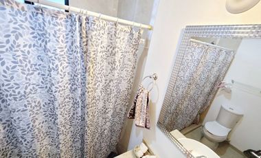 Casa de 3 recámaras (una en planta baja), alberca, gran terreno y en privada con