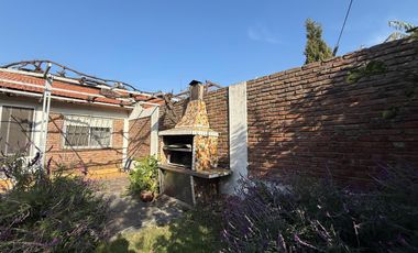 Casa Sarandi avellaneda tres ambientes jardin Venta apto credito