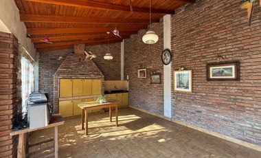 Casa Sarandi avellaneda tres ambientes jardin Venta apto credito