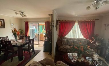 CASA EN 3D 2B CONDOMINIO LOS MAITENES DE CALLE LARGA