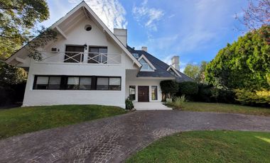 Excelente Casa en alquiler en el barrio Privado San Isidro Chico