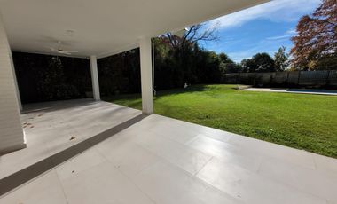 Excelente Casa en alquiler en el barrio Privado San Isidro Chico