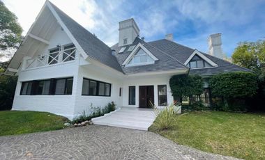 Excelente Casa en alquiler en el barrio Privado San Isidro Chico