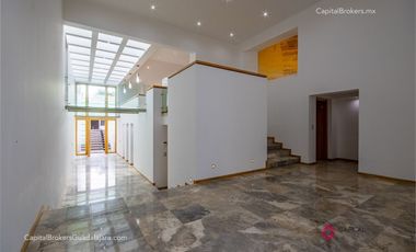 Casa de Lujo en Renta en Santa Anita Club de Golf zona Sur