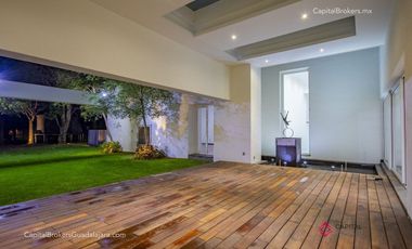Casa de Lujo en Renta en Santa Anita Club de Golf zona Sur