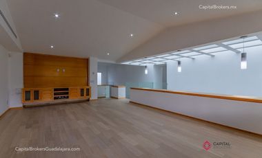 Casa de Lujo en Renta en Santa Anita Club de Golf zona Sur