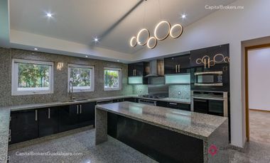 Casa de Lujo en Renta en Santa Anita Club de Golf zona Sur