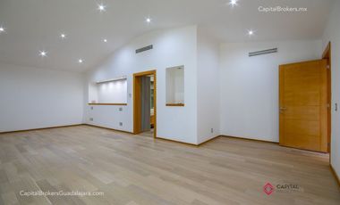 Casa de Lujo en Renta en Santa Anita Club de Golf zona Sur