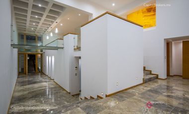 Casa de Lujo en Renta en Santa Anita Club de Golf zona Sur