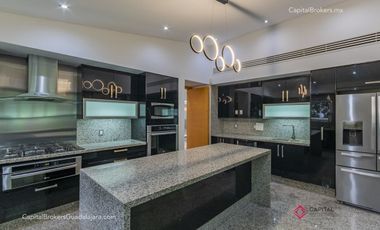 Casa de Lujo en Renta en Santa Anita Club de Golf zona Sur