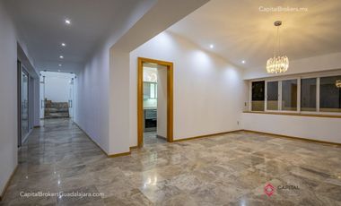 Casa de Lujo en Renta en Santa Anita Club de Golf zona Sur