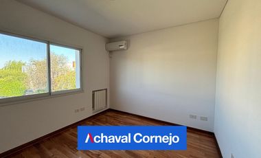Benavidez | San Isidro Labrador - Casa en venta con 4 dormitorios y altillo