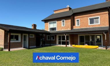 Benavidez | San Isidro Labrador - Casa en venta con 4 dormitorios y altillo