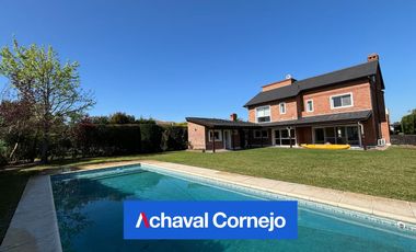 Benavidez | San Isidro Labrador - Casa en venta con 4 dormitorios y altillo