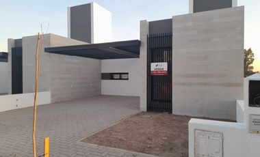 Duplex en  Alquiler en San Ignacio Village. Planta baja 2 dormitorios de gran calidad