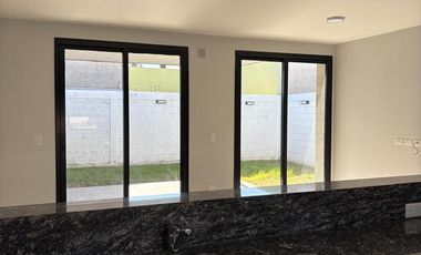Duplex en  Alquiler en San Ignacio Village. Planta baja 2 dormitorios de gran calidad