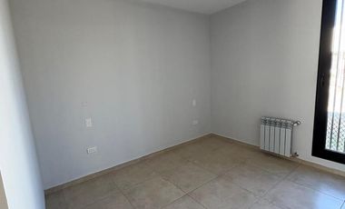 Duplex en  Alquiler en San Ignacio Village. Planta baja 2 dormitorios de gran calidad