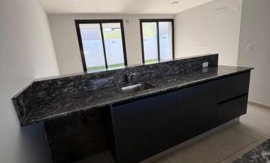 Duplex en  Alquiler en San Ignacio Village. Planta baja 2 dormitorios de gran calidad