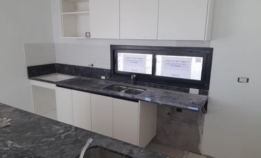 Duplex en  Alquiler en San Ignacio Village. Planta baja 2 dormitorios de gran calidad