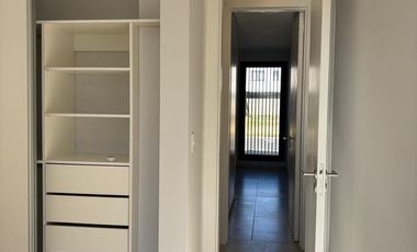Duplex en  Alquiler en San Ignacio Village. Planta baja 2 dormitorios de gran calidad