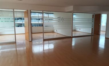 Renta Oficina 270 m2, Florencia- ACONDICIONADA