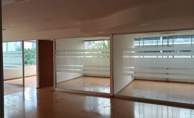 Renta Oficina 270 m2, Florencia- ACONDICIONADA
