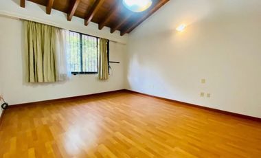 Renta casa en condominio Parques de la Herradura