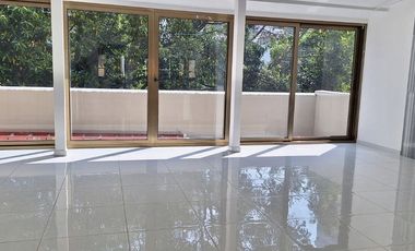 Renta Local Comercial  / Cerca de Insurgentes Sur Manacar