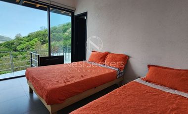 CASA CON VISTA AL LAGO EN VALLE DE BRAVO