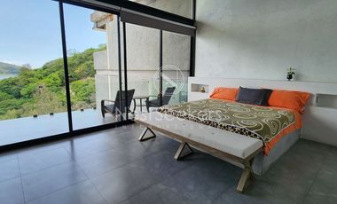 CASA CON VISTA AL LAGO EN VALLE DE BRAVO