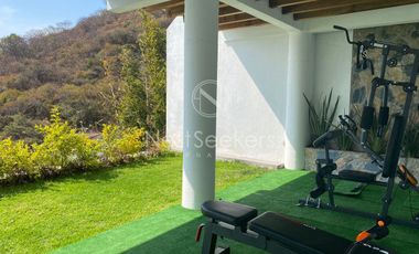 CASA CON VISTA AL LAGO EN VALLE DE BRAVO