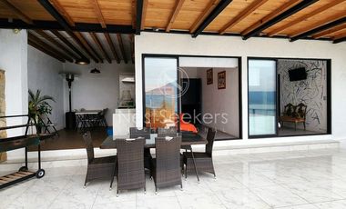 CASA CON VISTA AL LAGO EN VALLE DE BRAVO
