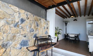 CASA CON VISTA AL LAGO EN VALLE DE BRAVO