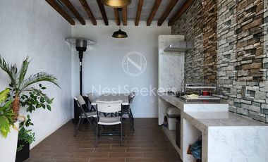 CASA CON VISTA AL LAGO EN VALLE DE BRAVO