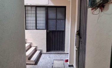 Edificio con Locales Comerciales y Departamentos en CDMX