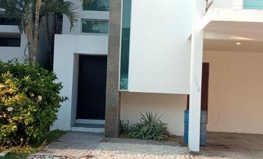 Renta de Casa Amueblada de 3 recamaras en Nautico Residencial