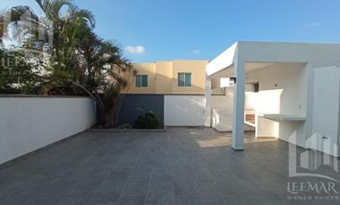 Renta de Casa Amueblada de 3 recamaras en Nautico Residencial