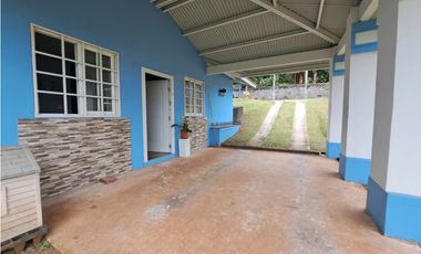 vendo casa en, la Pesa chorrera atrás del Vaivén (corredor de playa)