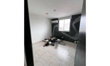 APARTAMENTO EN CARRASQUILLA PH ROYAL TOWER 2REC 2B 77M2
